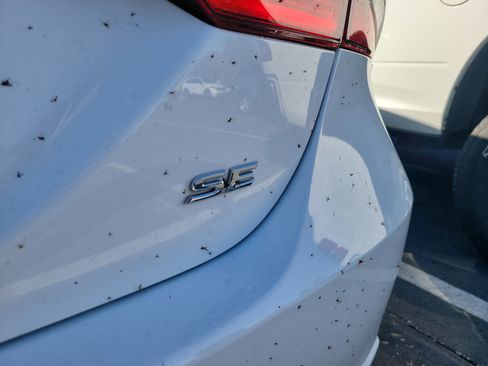 Used 2021 Toyota Camry SE image 8