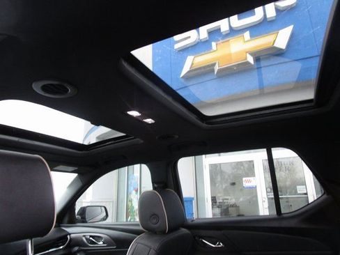 Certified 2023 Chevrolet Traverse Premier w/ Redline Edition image 15