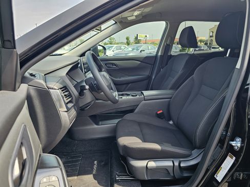 Used 2025 Nissan Rogue S AWD/4WD image 10