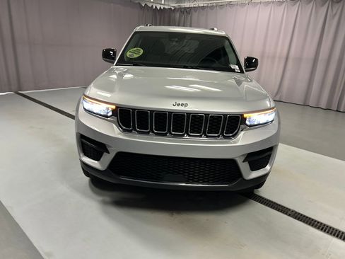 Used 2023 Jeep Grand Cherokee Laredo w/ Luxury Tech Group I image 2