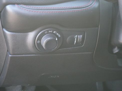 Used 2023 Dodge Durango GT image 13