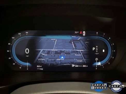 Used 2025 Volvo XC40 B5 Plus image 9