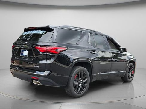 Used 2022 Chevrolet Traverse Premier w/ Redline Edition FWD image 7