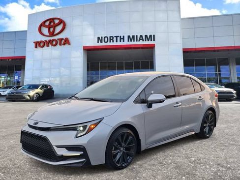 Used 2026 Toyota Corolla SE FWD image 2