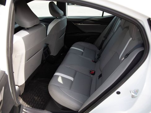 Used 2025 Toyota Camry SE AWD/4WD image 22