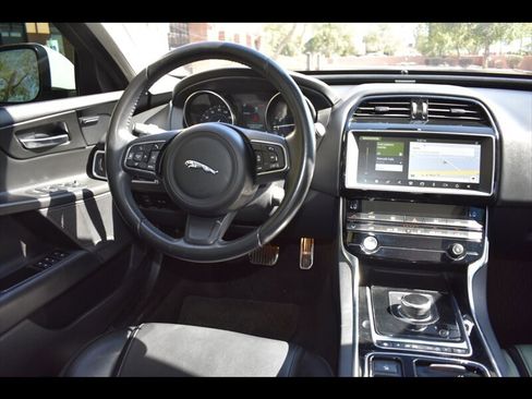 Used 2019 Jaguar XE Premium RWD image 30