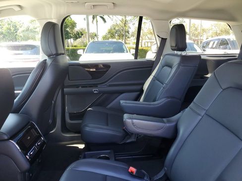 New 2026 Lincoln Aviator 2WD image 11
