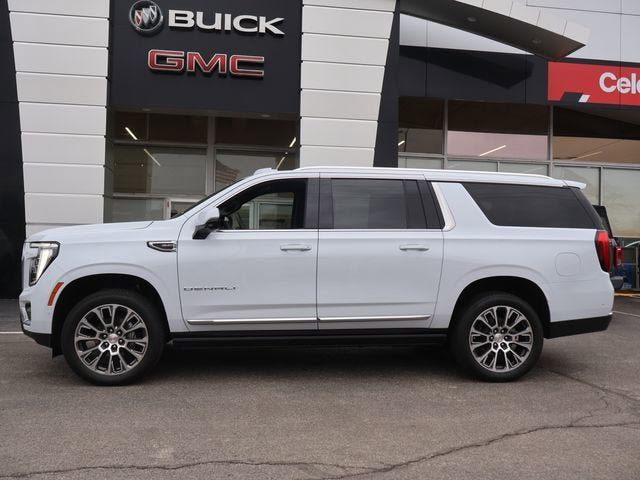 New 2026 GMC Yukon XL Denali w/ Sun & Power Step Package AWD/4WD image 4