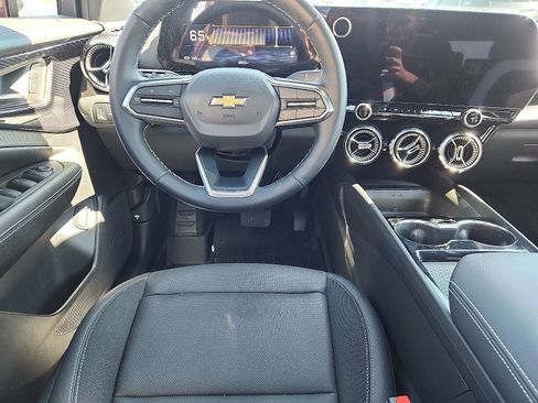 Used 2025 Chevrolet Blazer EV LT image 10