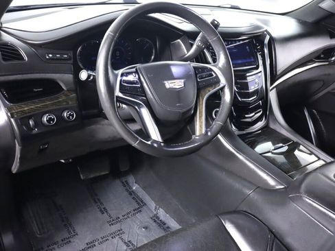 Used 2016 Cadillac Escalade ESV Platinum AWD/4WD image 9