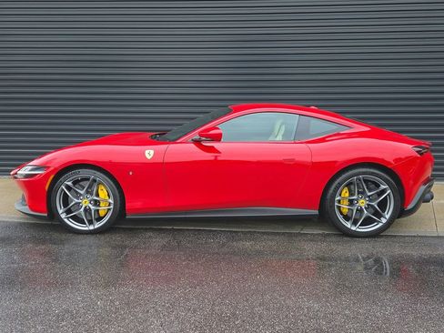 Used 2024 Ferrari Roma RWD image 2