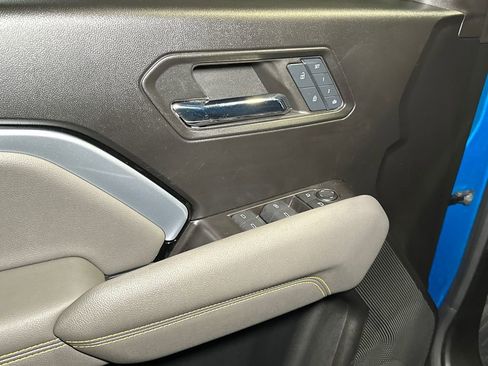 Used 2024 Chevrolet Colorado ZR2 w/ ZR2 Convenience Package III image 16