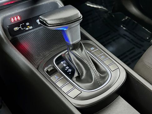 Certified 2025 Hyundai Kona SEL AWD/4WD image 16