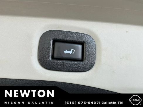 Used 2019 Nissan Rogue SV w/ Premium Package FWD image 20