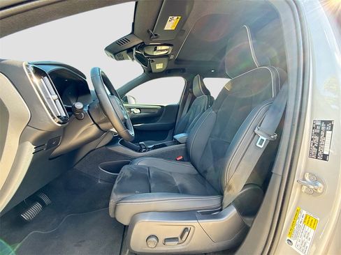 Used 2023 Volvo XC40 Recharge Ultimate w/ Protection Package Premier image 22