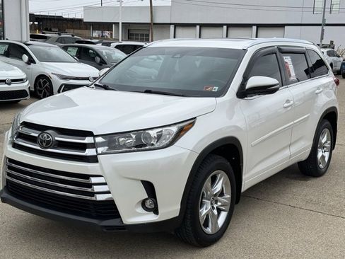 Used 2019 Toyota Highlander Limited image 1