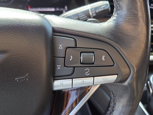 Used 2021 Cadillac Escalade Premium Luxury RWD image 24