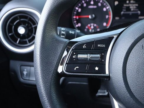 Used 2022 Kia Forte LXS image 11