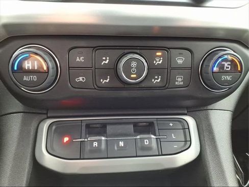 Used 2023 GMC Acadia SLT w/ Elevation Edition image 19