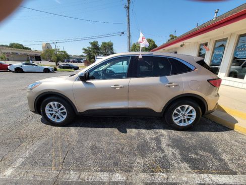 Used 2020 Ford Escape SE FWD image 13