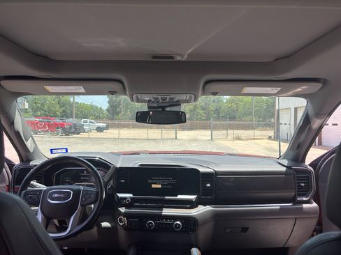 Used 2024 GMC Sierra 2500 SLT w/ SLT Premium Package AWD/4WD image 19