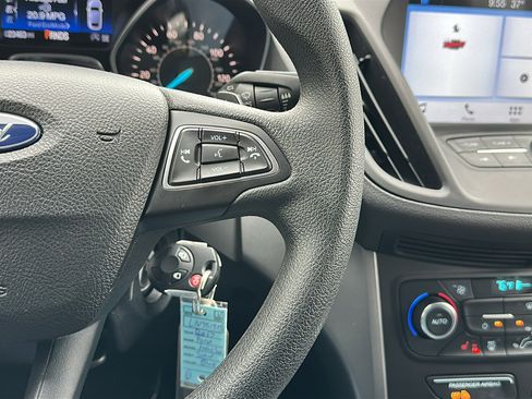 Used 2017 Ford Escape SE w/ Equipment Group 201A image 17
