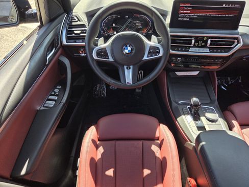 Used 2025 BMW X4 xDrive30i image 12