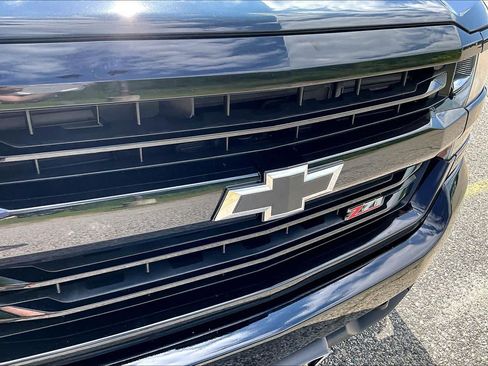 Used 2017 Chevrolet Silverado 1500 LT w/ Midnight Edition AWD/4WD image 32