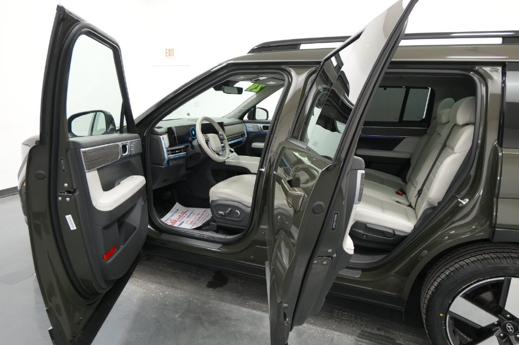 Used 2024 Hyundai Santa Fe Limited AWD/4WD image 27