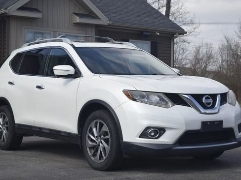 Used 2015 Nissan Rogue SL w/ SL Premium Package image 4