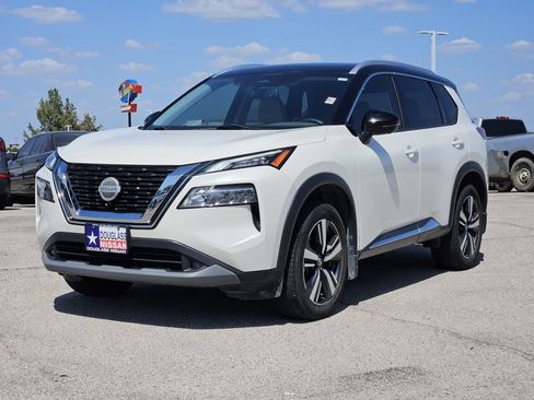 Used 2021 Nissan Rogue SL FWD image 2