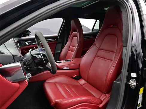 Used 2022 Porsche Panamera GTS w/ Premium Package image 5