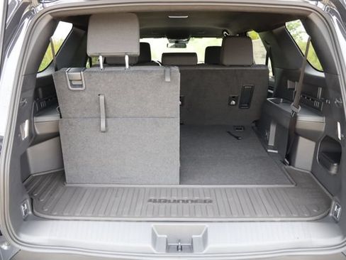 New 2026 Toyota 4Runner SR5 AWD/4WD image 11