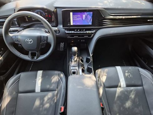 Used 2025 Toyota Camry SE w/ Convenience Package FWD image 22
