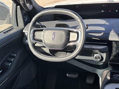 New 2025 Lincoln Navigator L Reserve w/ Jet Appearance Package image 13