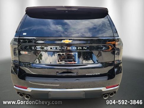 New 2025 Chevrolet Suburban Premier image 5