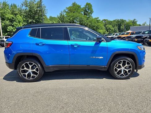 Certified 2024 Jeep Compass Limited AWD/4WD image 7