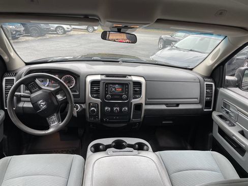 Used 2019 RAM 1500 Classic SLT image 10