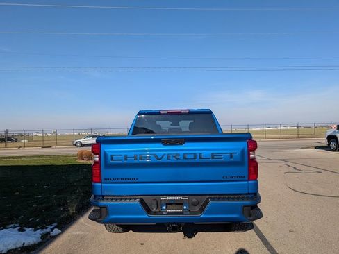 Used 2024 Chevrolet Silverado 1500 Custom w/ Turbomax Blackout Package image 8