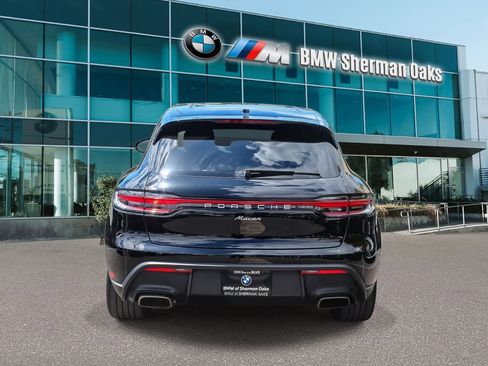 Used 2023 Porsche Macan AWD/4WD image 4