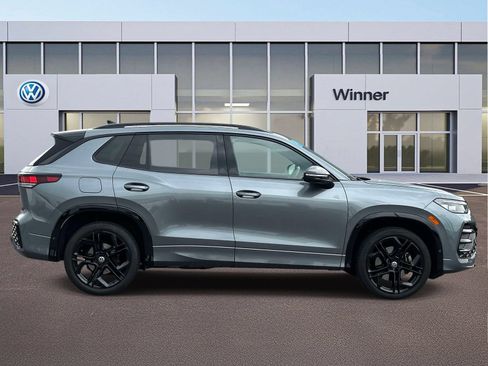 Certified 2025 Volkswagen Tiguan SE R-Line AWD/4WD image 7