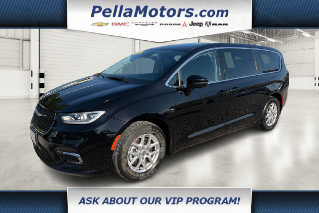 Used 2024 Chrysler Pacifica Touring-L FWD image 8