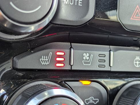 Used 2023 RAM 3500 Limited image 28