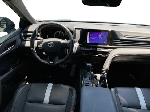 Used 2025 Toyota Camry SE w/ Convenience Package FWD image 14