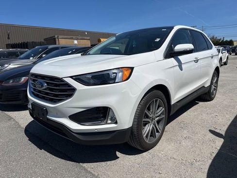 Used 2023 Ford Edge Titanium AWD/4WD image 3