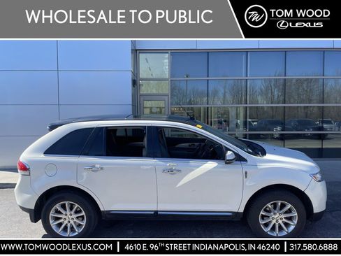 Used 2012 Lincoln MKX AWD image 1