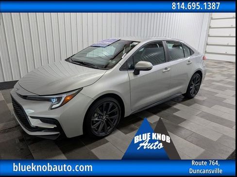 Used 2025 Toyota Corolla SE FWD image 1