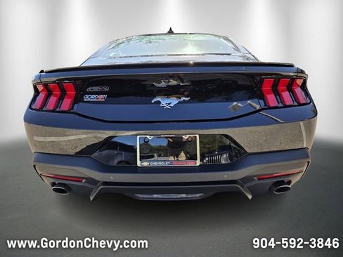 Used 2025 Ford Mustang Premium image 4