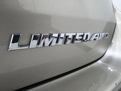 Used 2015 Toyota Highlander Limited w/ Driver Technology Package image 34