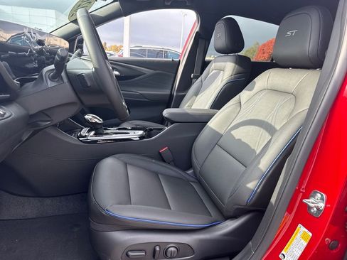 New 2026 Buick Envista Sport Touring image 21